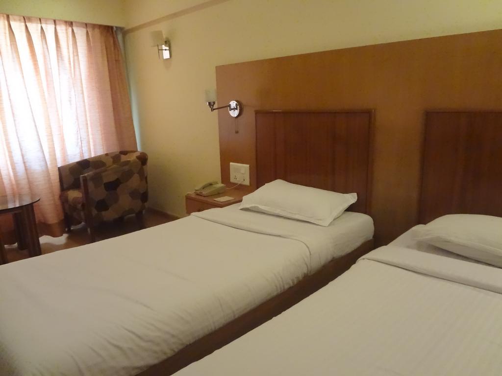 Hotel Juhu Plaza Mumbai Dış mekan fotoğraf