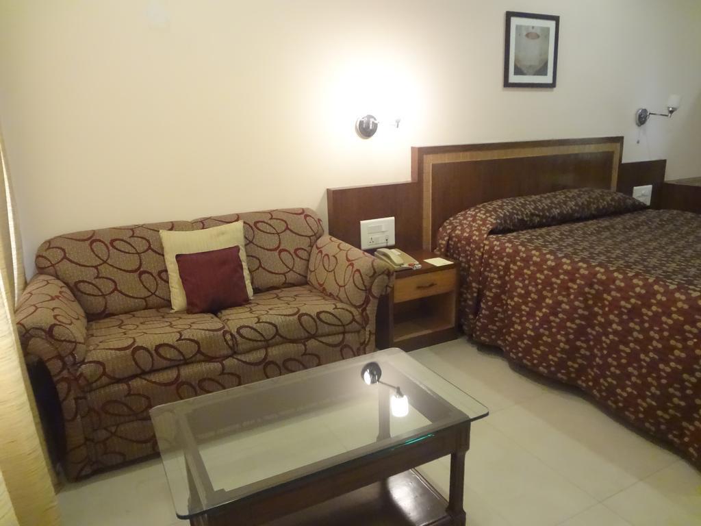 Hotel Juhu Plaza Mumbai Dış mekan fotoğraf