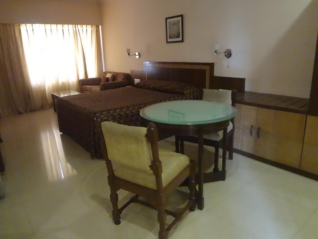 Hotel Juhu Plaza Mumbai Dış mekan fotoğraf